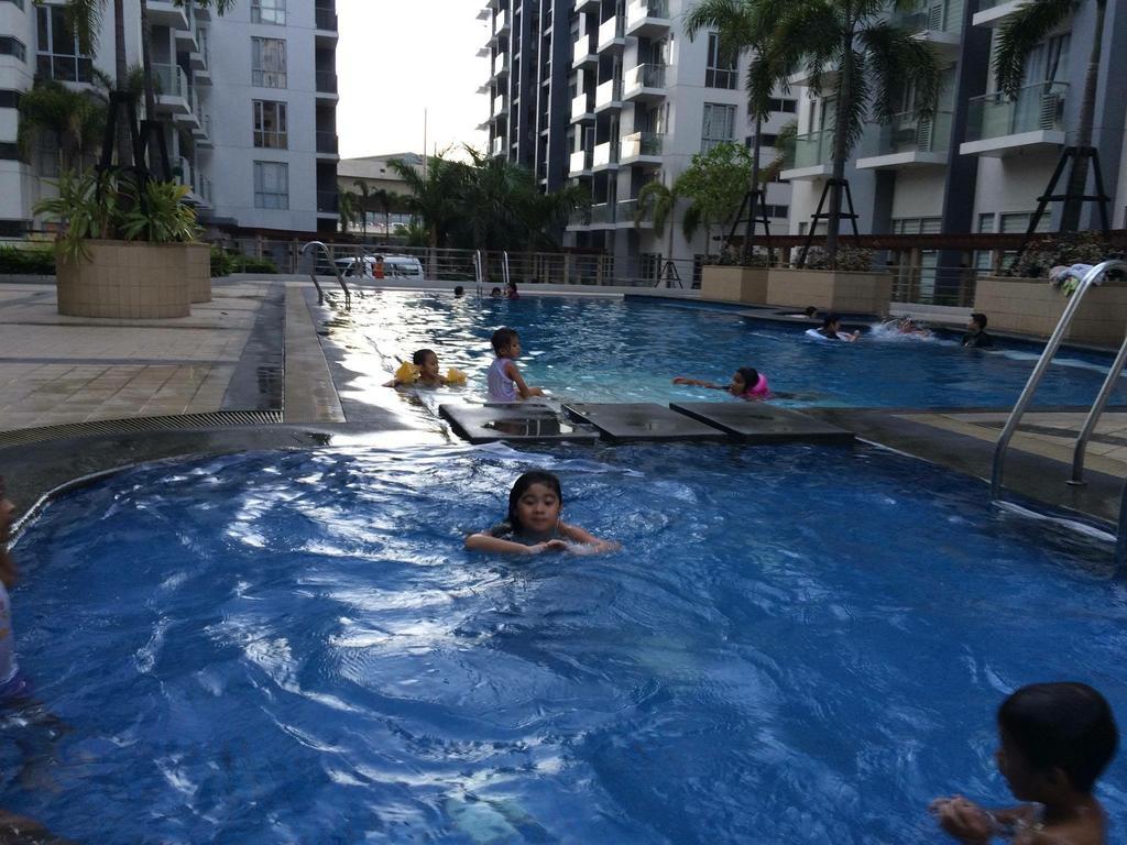 One Palm Tree Villa Cc9N Manila Exterior photo